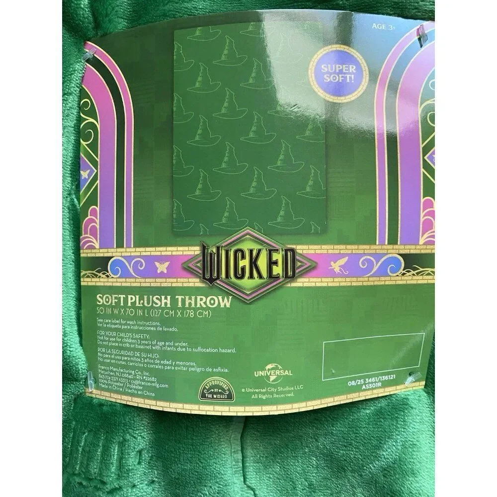 WICKED Elphaba Hats On It Embossed Emerald Green Soft Throw Blanket 50 X 70” NEW